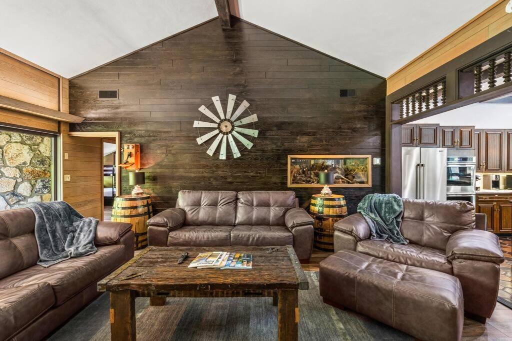 Bourbon Hollow Lodge With Hot Tub And Pool Plus Game Room Only 5 Min To Downtown Gatlinburg Εξωτερικό φωτογραφία