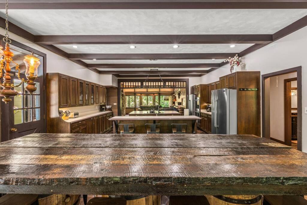 Bourbon Hollow Lodge With Hot Tub And Pool Plus Game Room Only 5 Min To Downtown Gatlinburg Εξωτερικό φωτογραφία