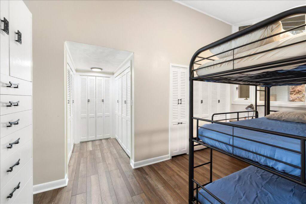 Bourbon Hollow Lodge With Hot Tub And Pool Plus Game Room Only 5 Min To Downtown Gatlinburg Εξωτερικό φωτογραφία