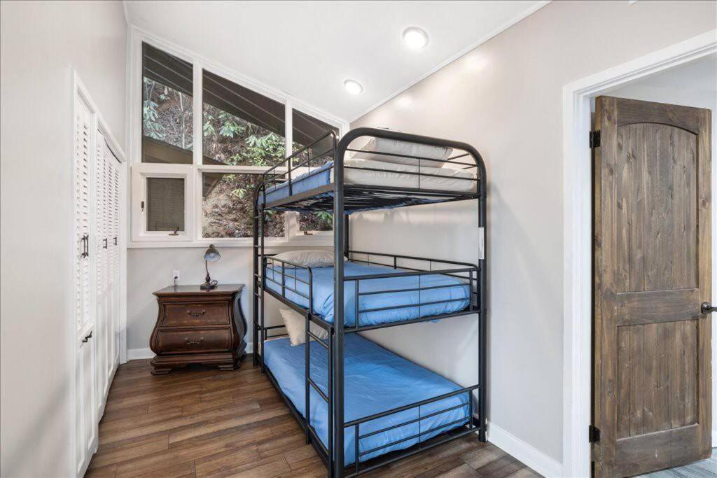 Bourbon Hollow Lodge With Hot Tub And Pool Plus Game Room Only 5 Min To Downtown Gatlinburg Εξωτερικό φωτογραφία