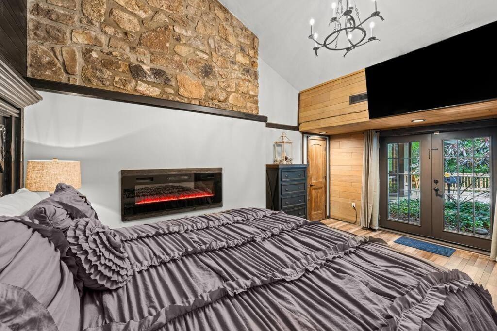 Bourbon Hollow Lodge With Hot Tub And Pool Plus Game Room Only 5 Min To Downtown Gatlinburg Εξωτερικό φωτογραφία