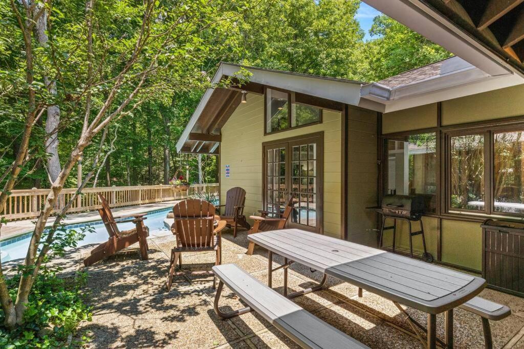 Bourbon Hollow Lodge With Hot Tub And Pool Plus Game Room Only 5 Min To Downtown Gatlinburg Εξωτερικό φωτογραφία