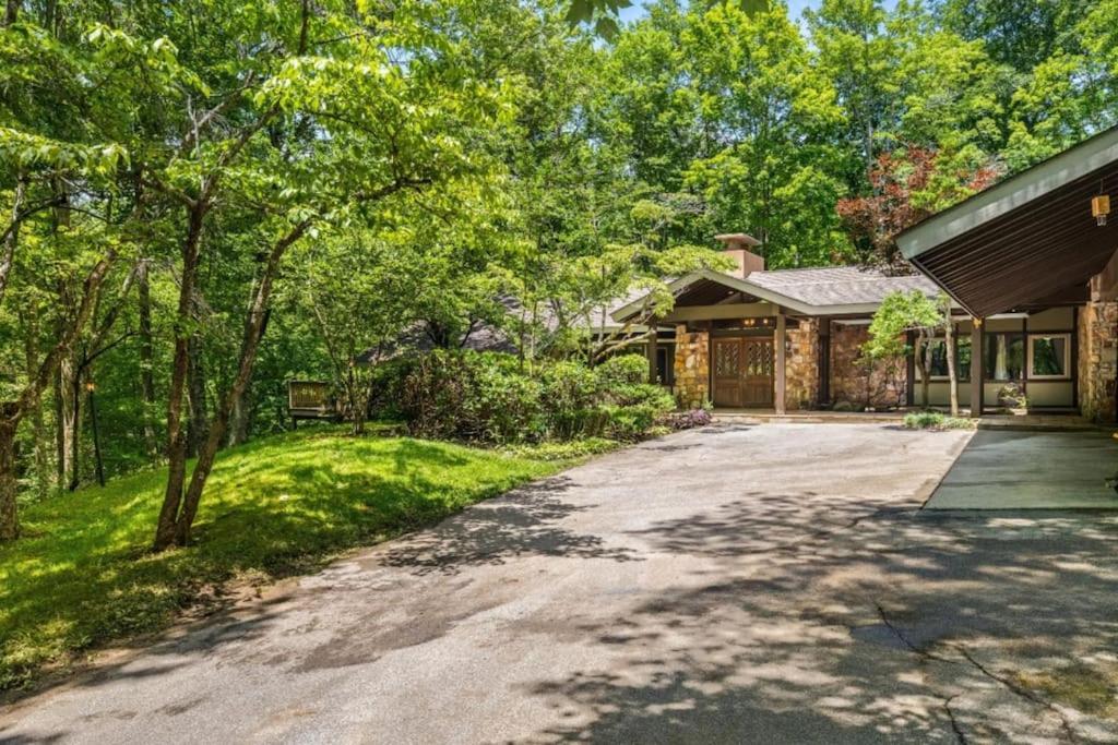 Bourbon Hollow Lodge With Hot Tub And Pool Plus Game Room Only 5 Min To Downtown Gatlinburg Εξωτερικό φωτογραφία