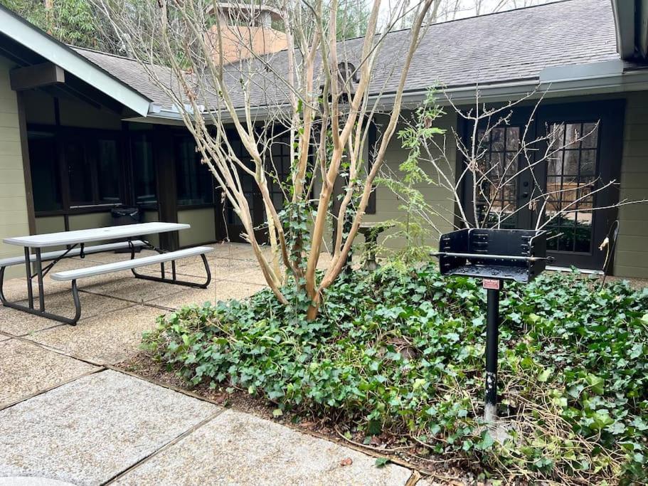Bourbon Hollow Lodge With Hot Tub And Pool Plus Game Room Only 5 Min To Downtown Gatlinburg Εξωτερικό φωτογραφία