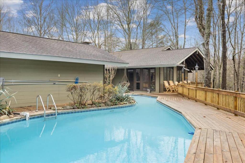 Bourbon Hollow Lodge With Hot Tub And Pool Plus Game Room Only 5 Min To Downtown Gatlinburg Εξωτερικό φωτογραφία