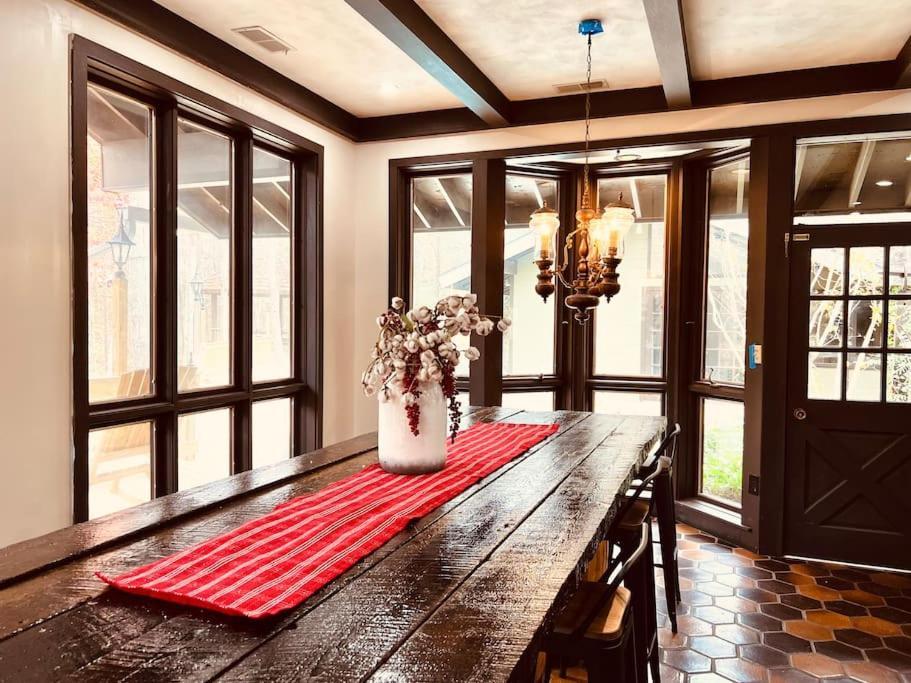 Bourbon Hollow Lodge With Hot Tub And Pool Plus Game Room Only 5 Min To Downtown Gatlinburg Εξωτερικό φωτογραφία