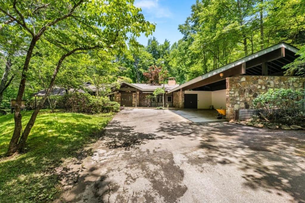 Bourbon Hollow Lodge With Hot Tub And Pool Plus Game Room Only 5 Min To Downtown Gatlinburg Εξωτερικό φωτογραφία